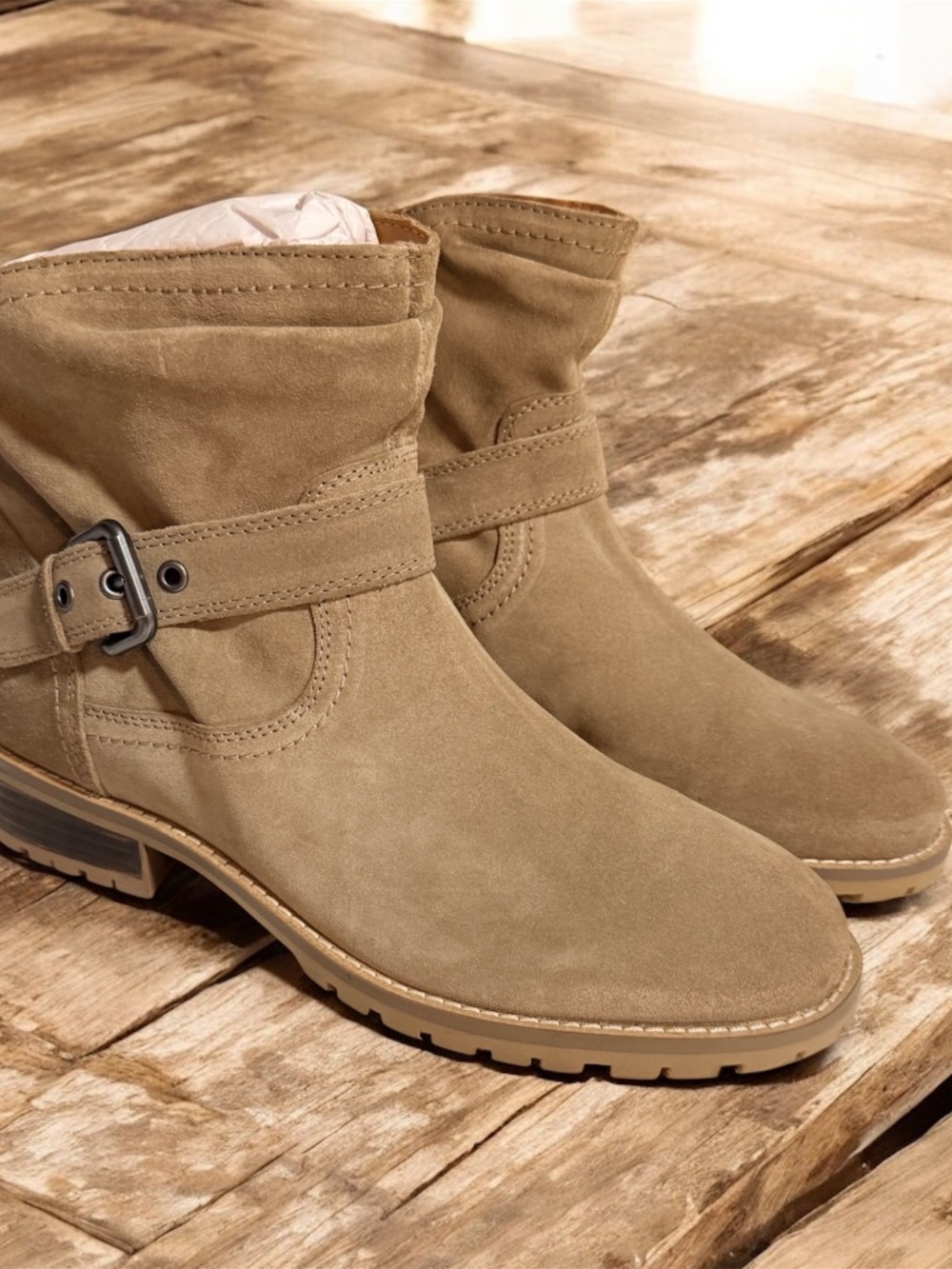 Earth Thrill Women’s Suede Ankle Boots Size 11M Taupe Buckle NEW